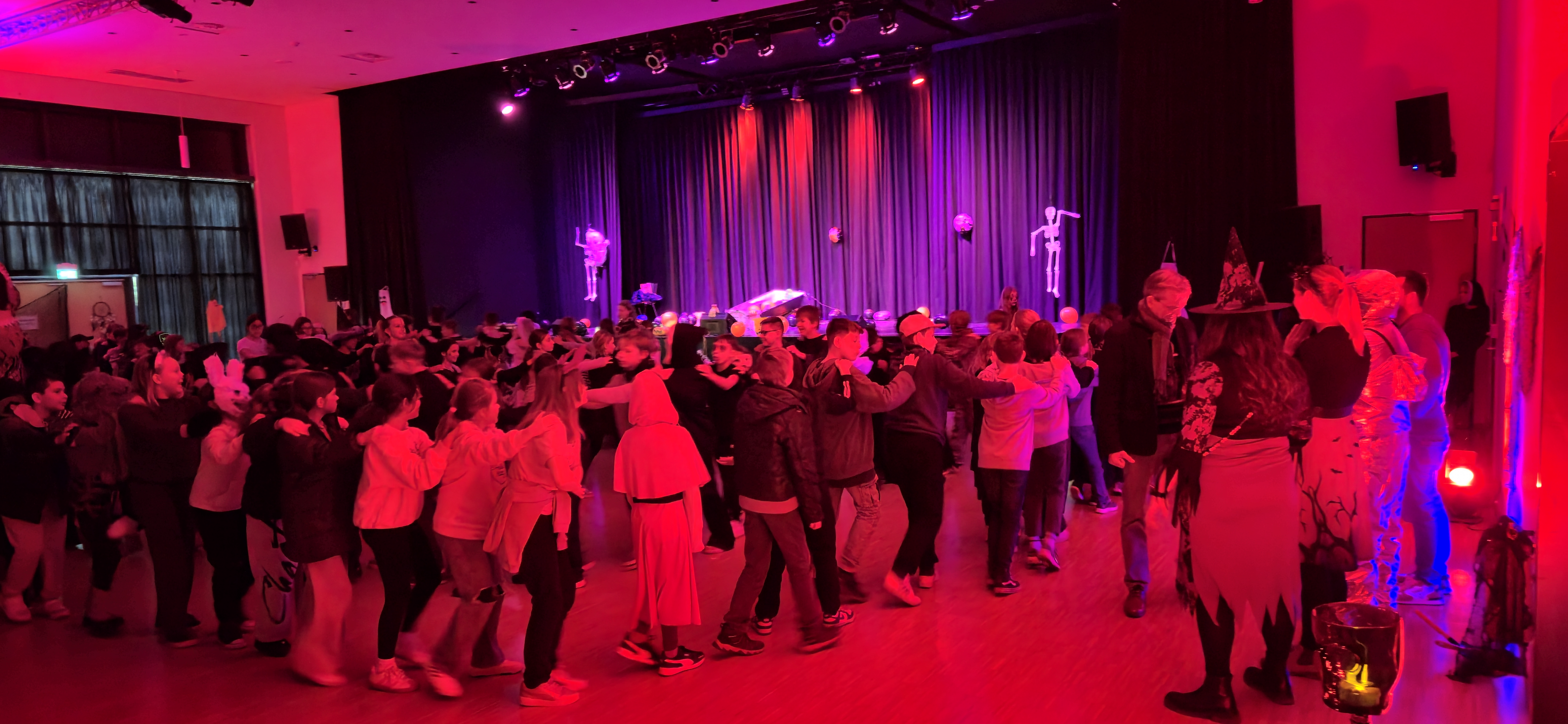 Halloween-Party der Fünftklässler mit ihren Paten